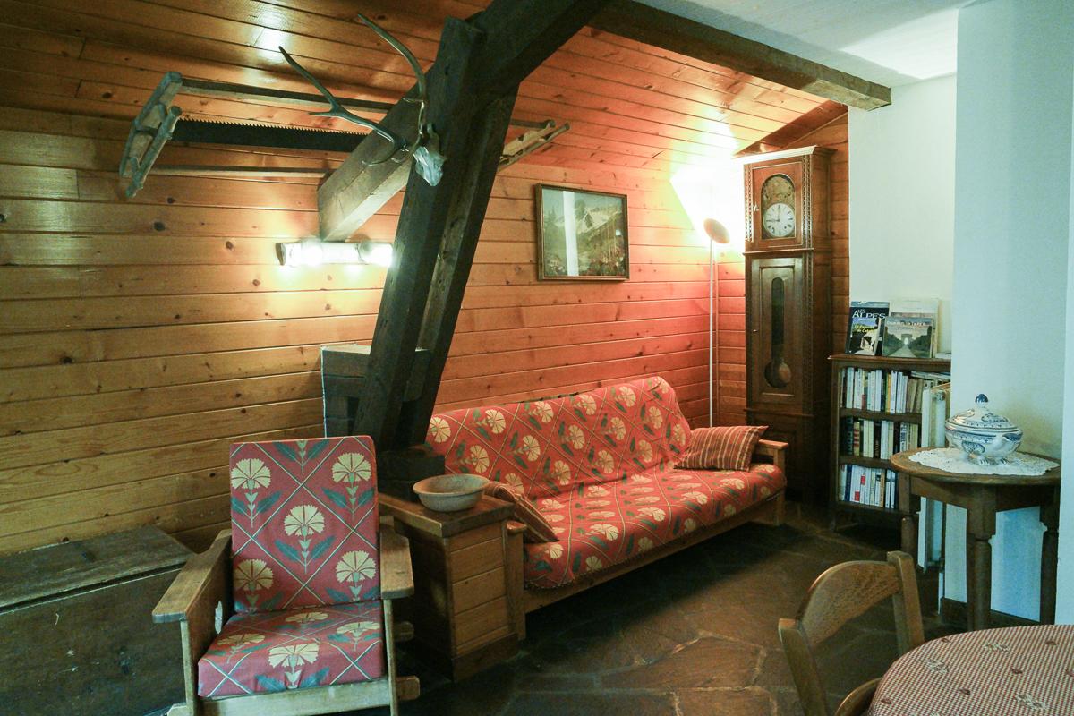 Coin salon avec anapé convertible